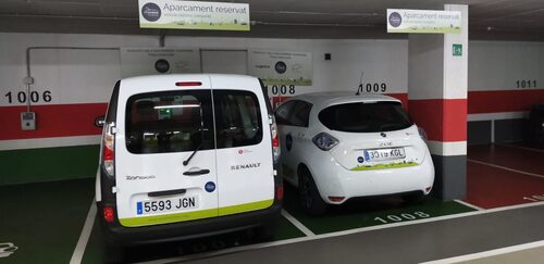 Places vehicles